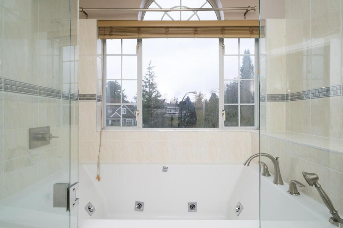 Spacious 4Br W Ensuites Mins To Downtown Yvr Ubc Vancouver Exterior photo