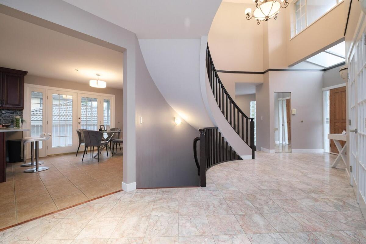 Spacious 4Br W Ensuites Mins To Downtown Yvr Ubc Vancouver Exterior photo