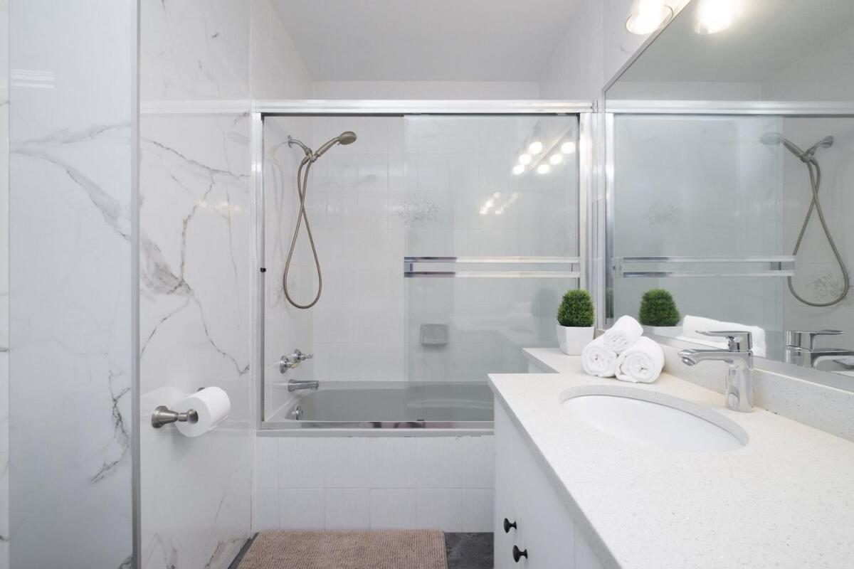 Spacious 4Br W Ensuites Mins To Downtown Yvr Ubc Vancouver Exterior photo