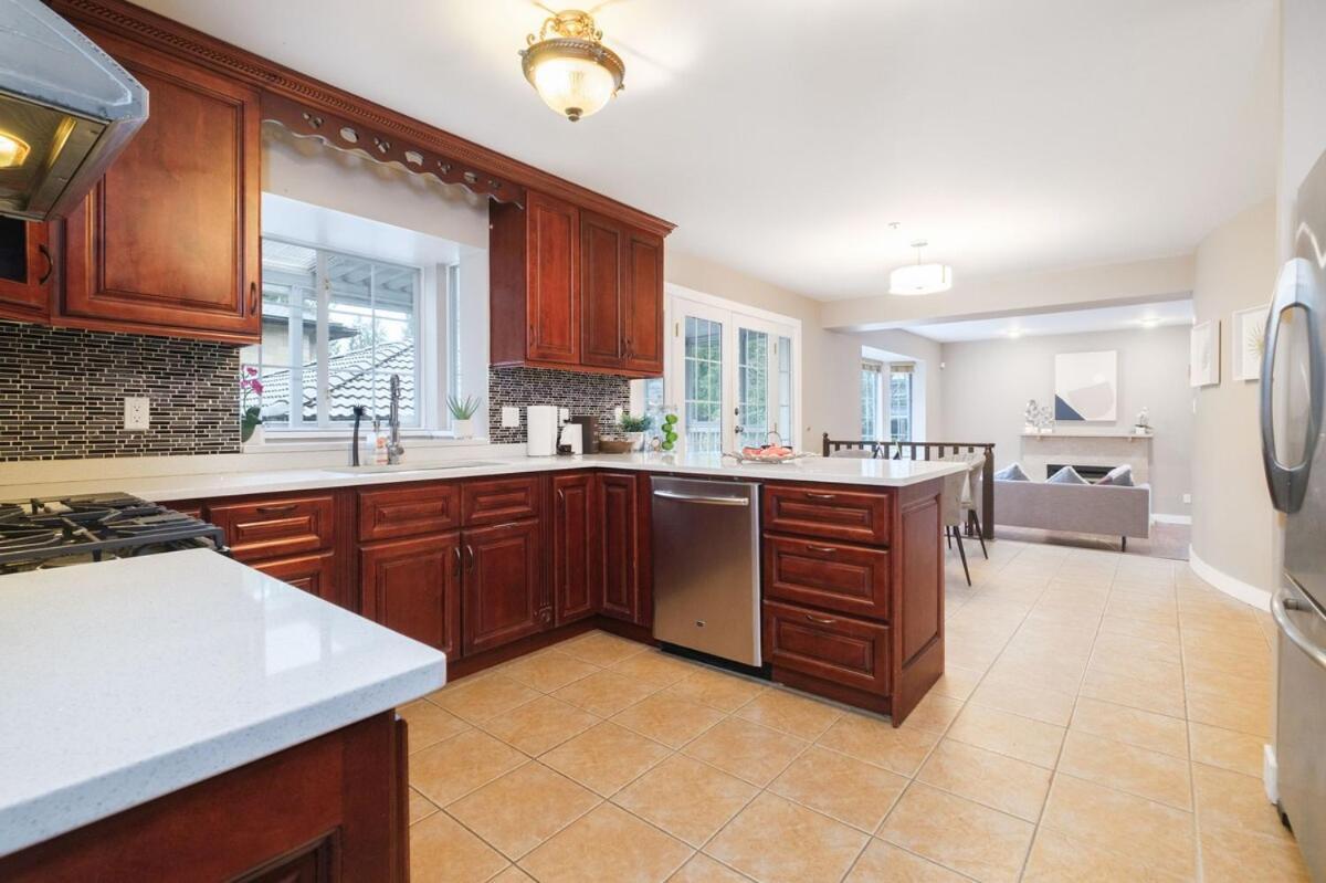 Spacious 4Br W Ensuites Mins To Downtown Yvr Ubc Vancouver Exterior photo