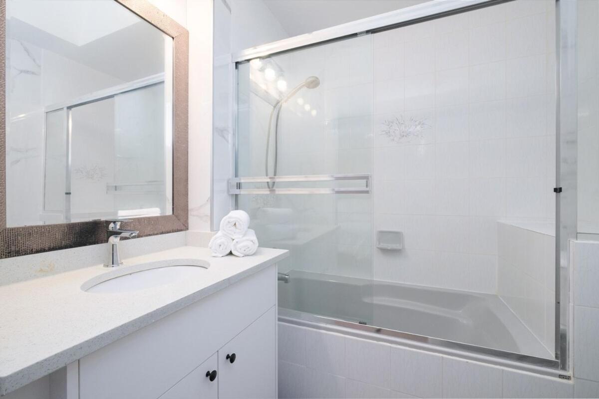 Spacious 4Br W Ensuites Mins To Downtown Yvr Ubc Vancouver Exterior photo