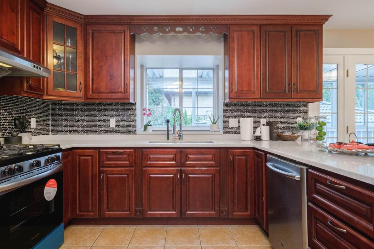 Spacious 4Br W Ensuites Mins To Downtown Yvr Ubc Vancouver Exterior photo
